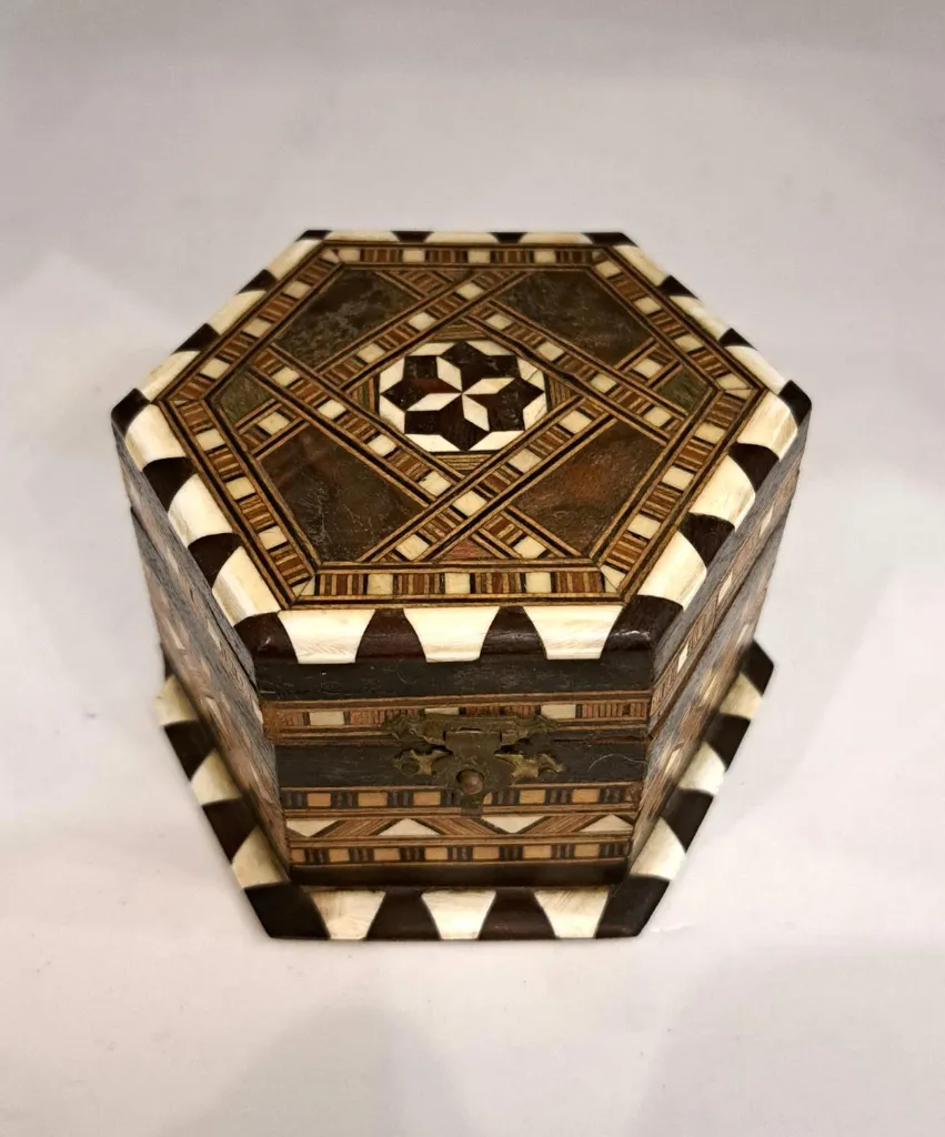 20251106_170925 - 9x9x6 (Copy).webp