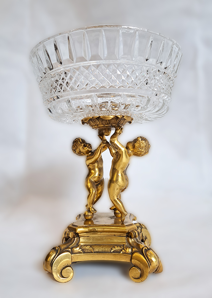 [CA1233] Centrotavola in bronzo e cristallo con putti