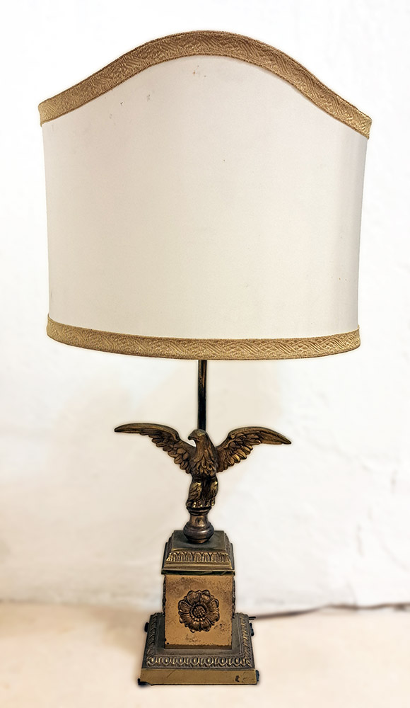 [CA1296] Lume in bronzo con aquila