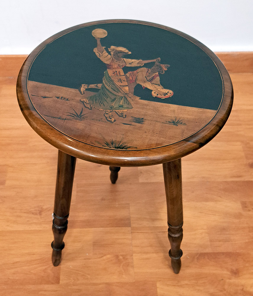 [CA1308] Sgabello con intarsio sorrentino e figure danzanti