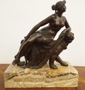 Gruppo in bronzo "Arianna e la pantera"