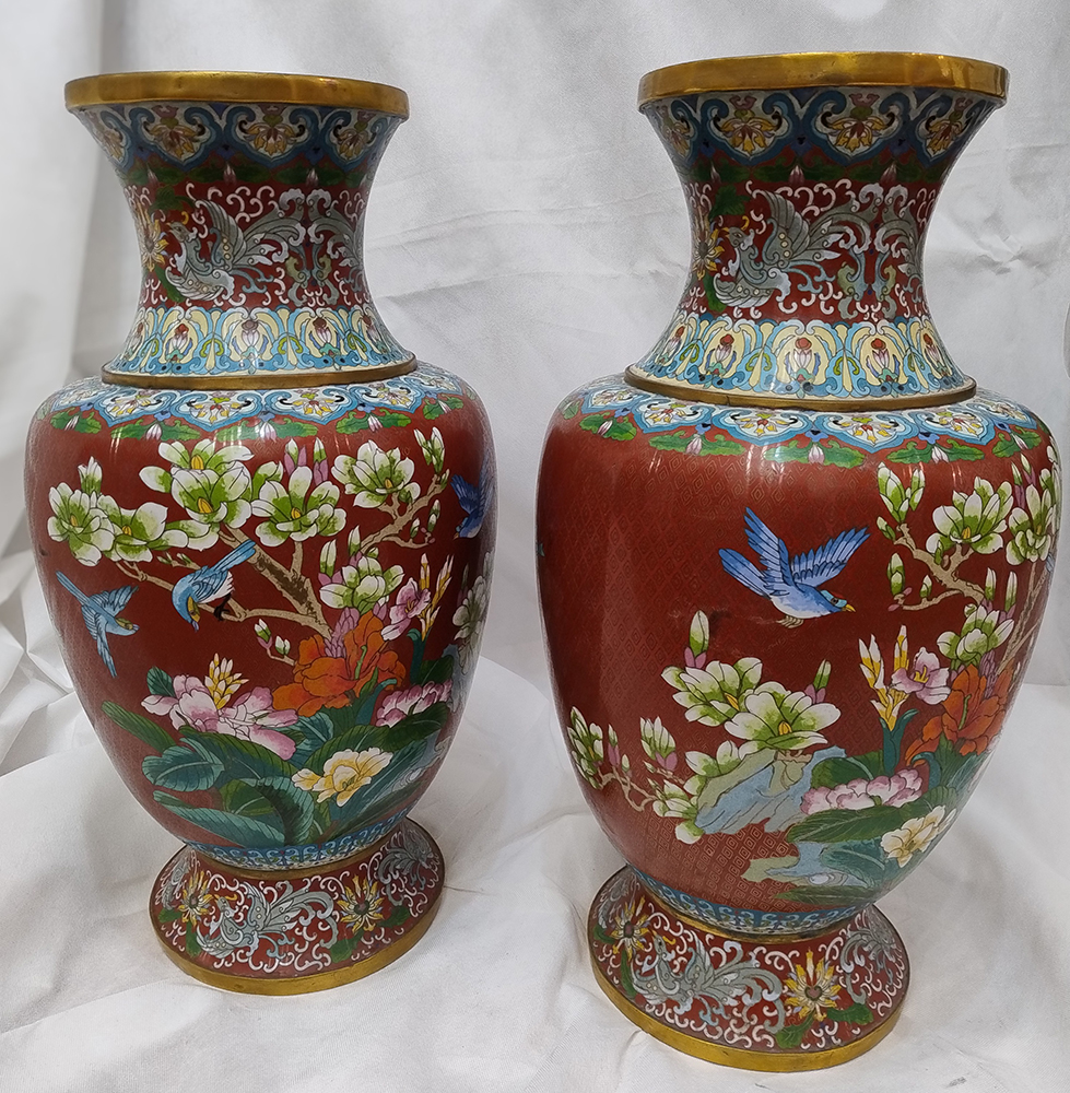 Grande coppia di vasi Cloisonnè