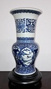 Vaso in porc. Bianco blu