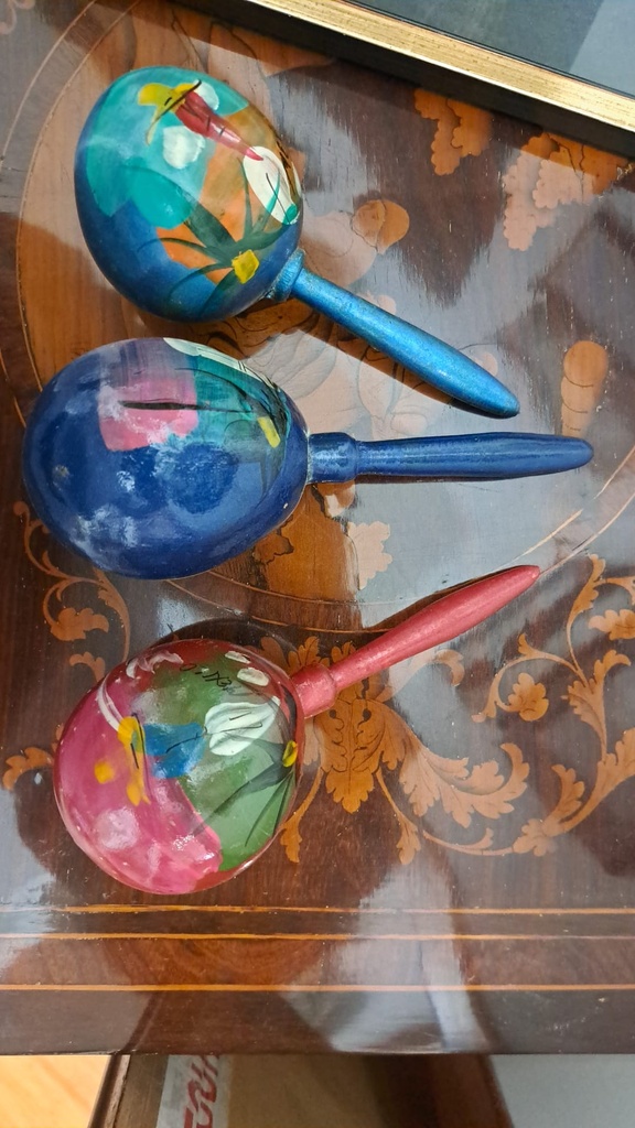 3 maracas