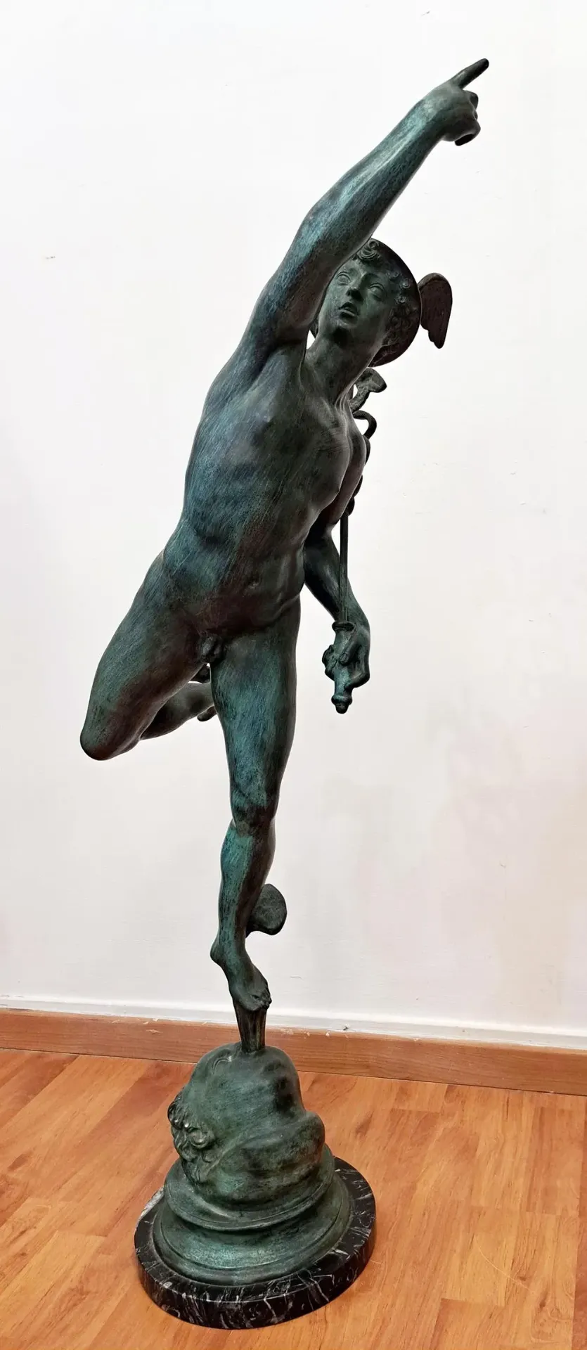 Scultura in bronzo di Mercurio alato