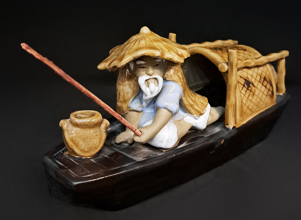 [ZD1001] Pescatore su barca in maiolica Sancai