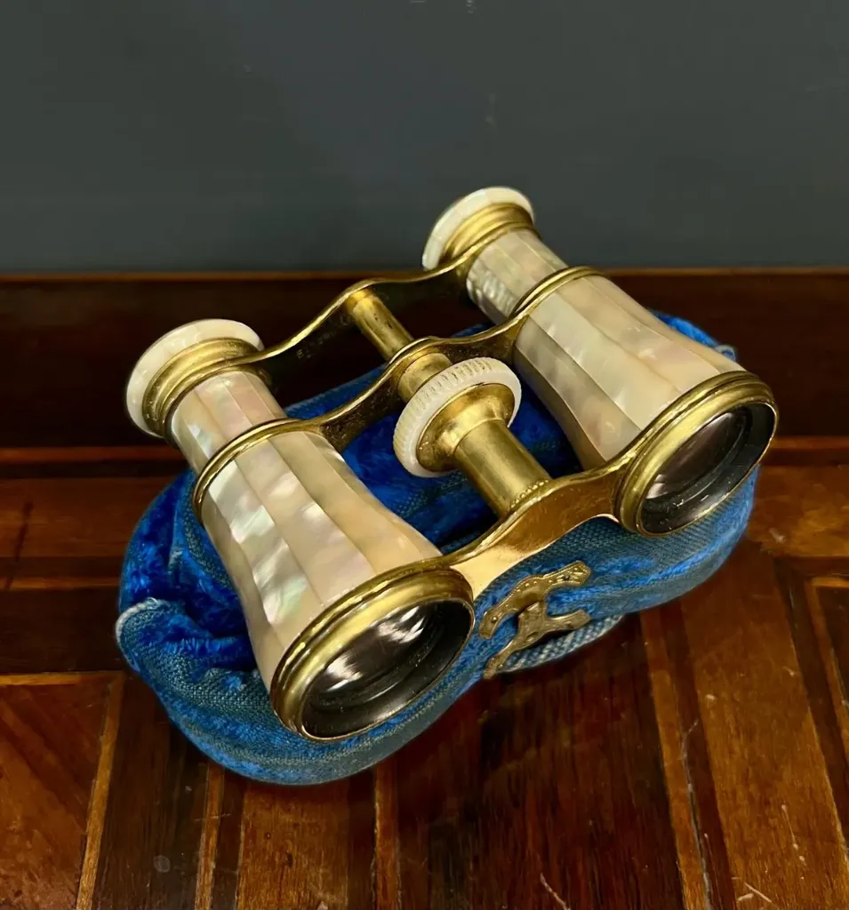 Binocolo da teatro in madreperla