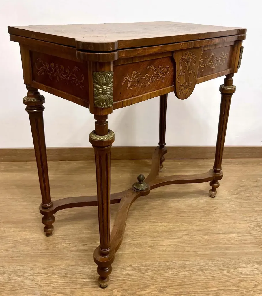 [ZG/1110] Tavolino da gioco