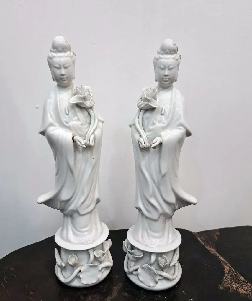 [CA/1564] Coppia di Guanyin in porcellana bianca Dehua