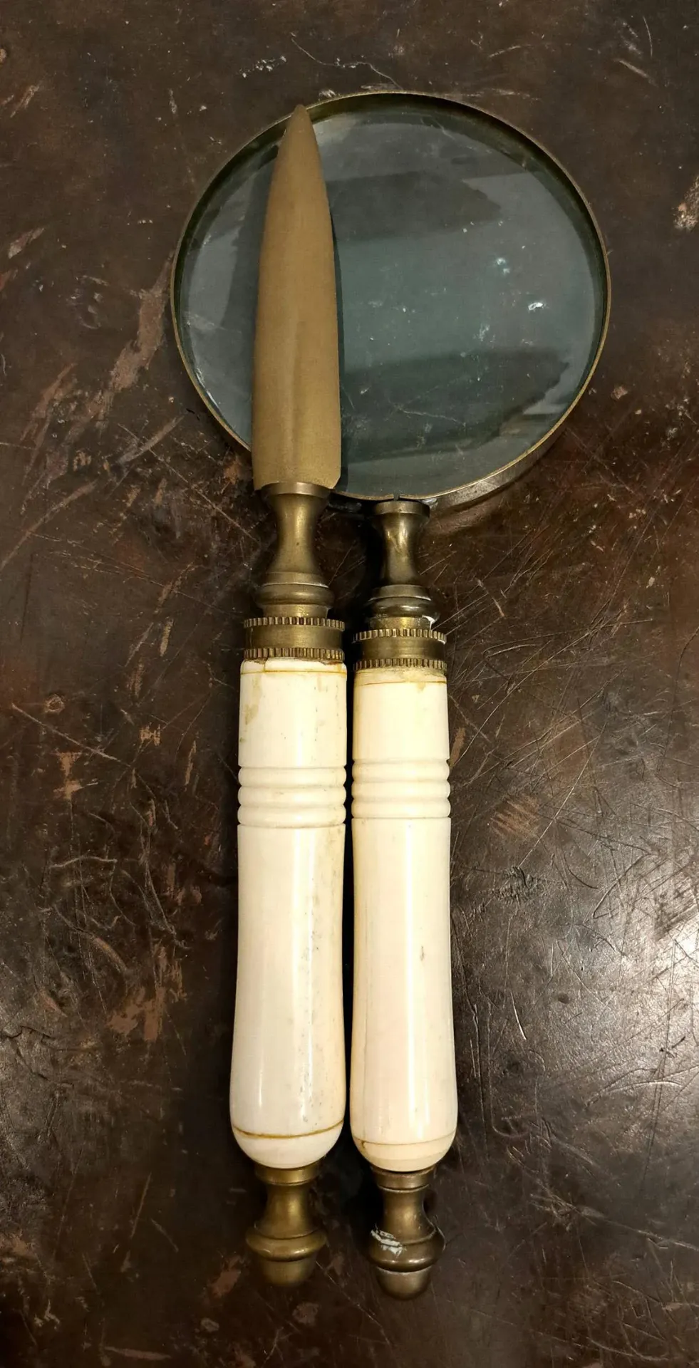 [CA/1593] Set da scrivania con manico in avorio