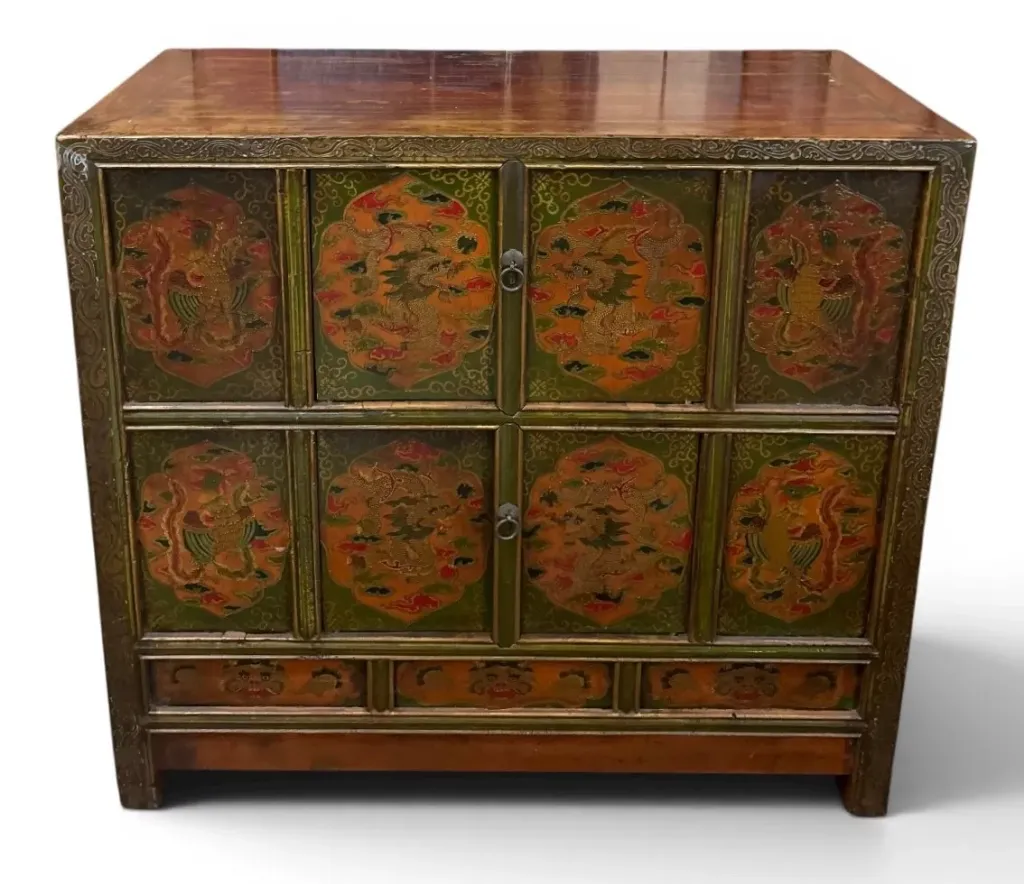[Z/1911] Credenza (chagam) tibetana in legno laccato a 8 pannelli